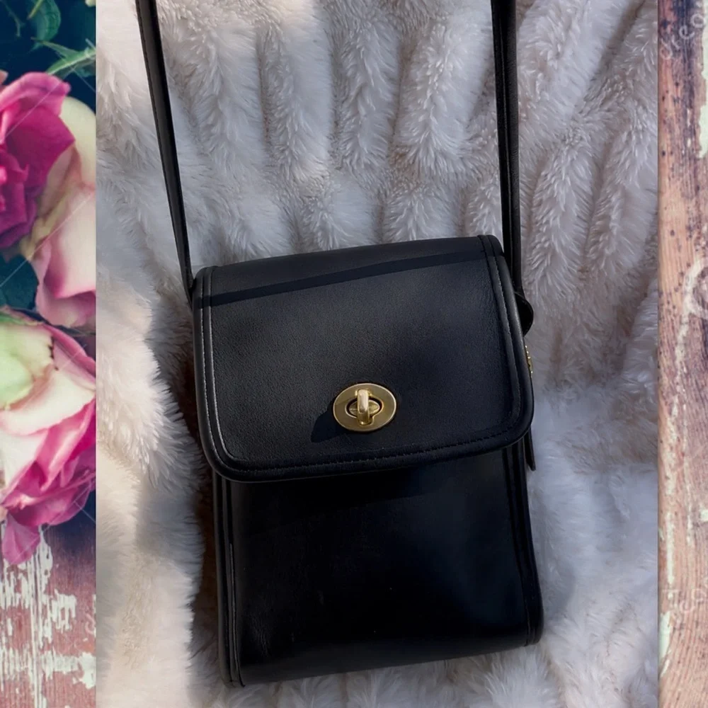 VINTAGE COACH BLACK SCOOTER SIDEPACK CROSSBODY BAG